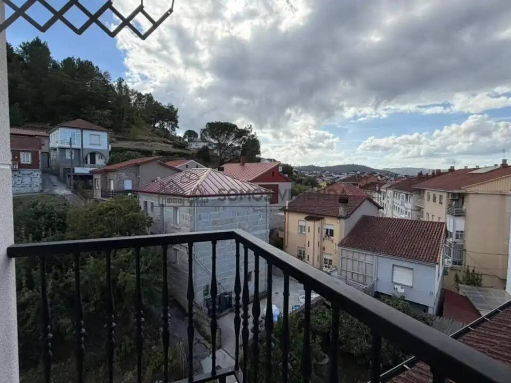 Piso de 95 m² en Ourense