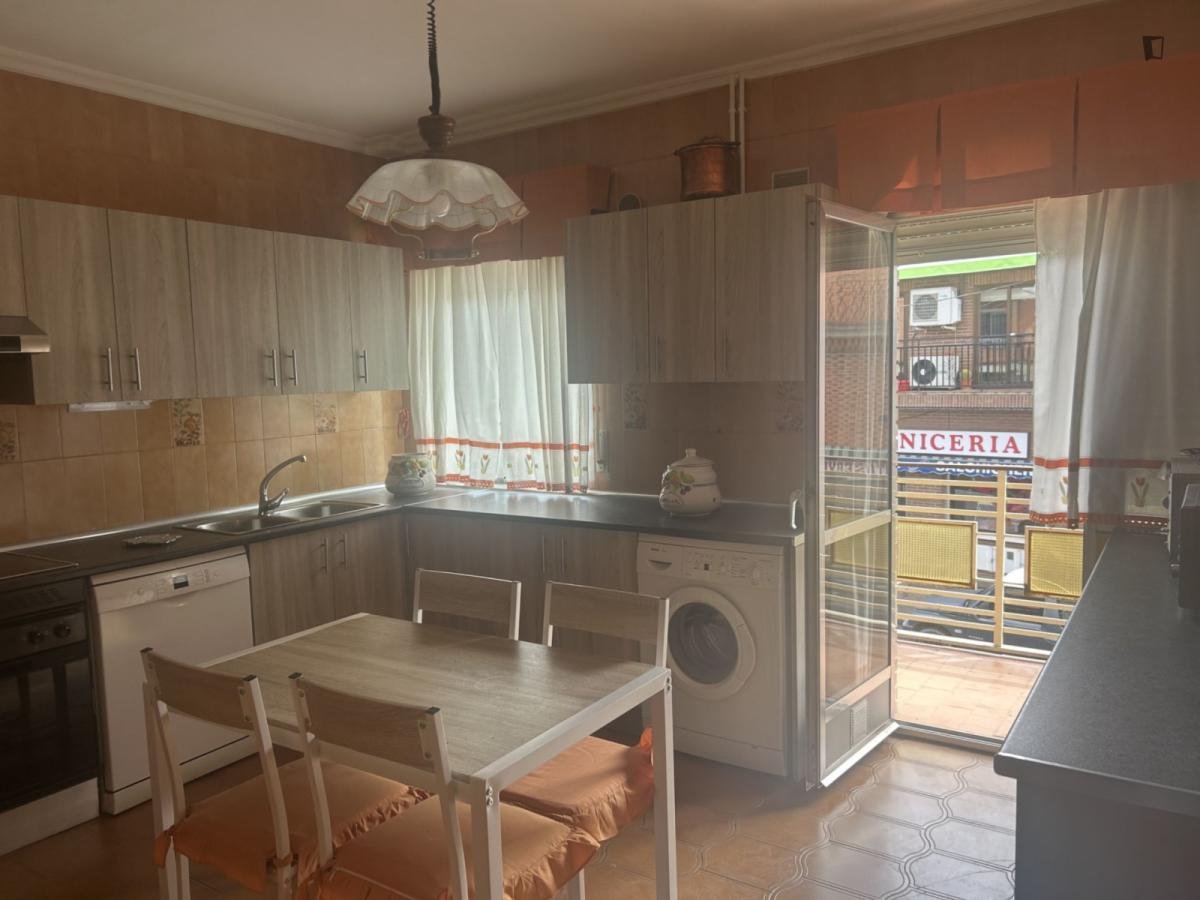 Habitación en alquiler, Villa del Prado