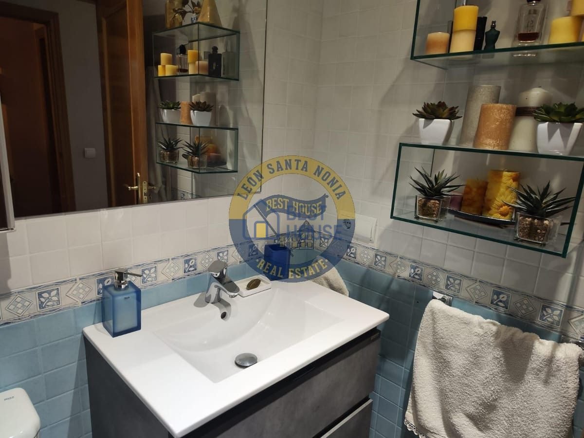 Pis de 80 m² a Lleó