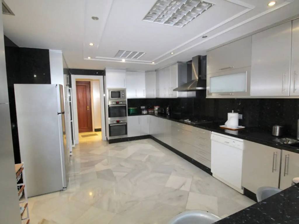 Wohnung 450 m² in Marbella