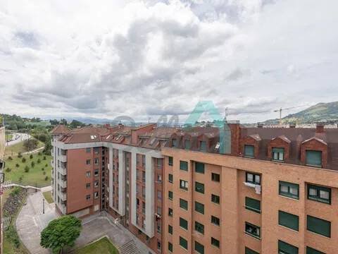 Piso de 80 m² en Oviedo