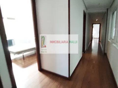 Piso de 180 m² en Oviedo