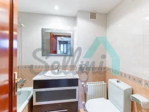 Piso de 77 m² en Oviedo