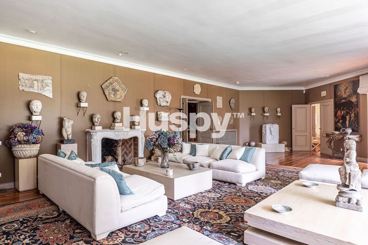 Pis de 1200 m² a Pozuelo de Alarcón