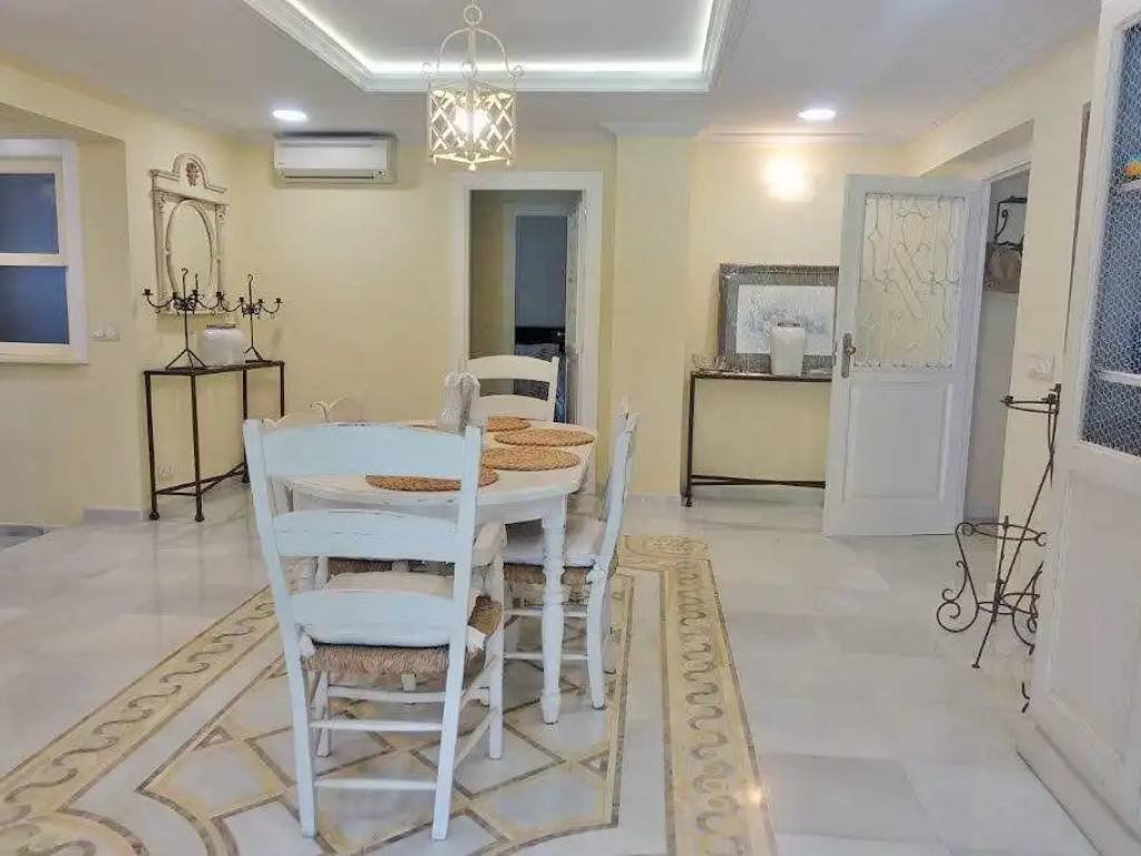 Casa de 180 m² en Marbella