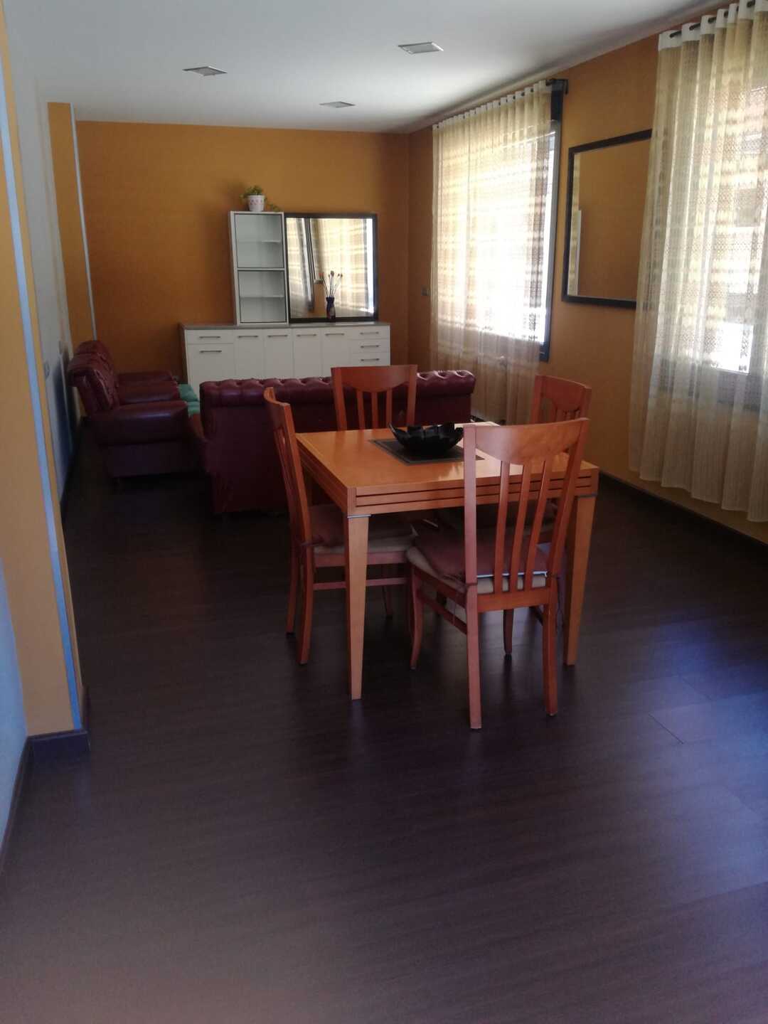 Piso de 85 m² en A Caniza