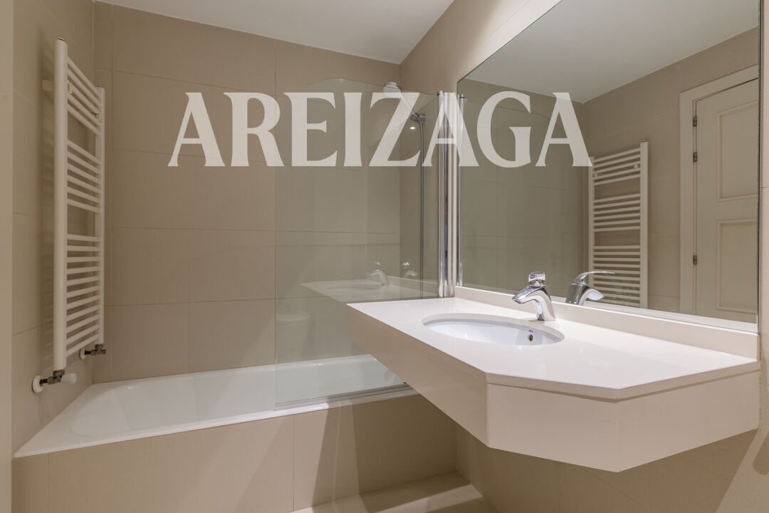 Piso de 85 m² en San Sebastián