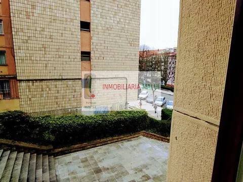 Piso de 100 m² en Oviedo