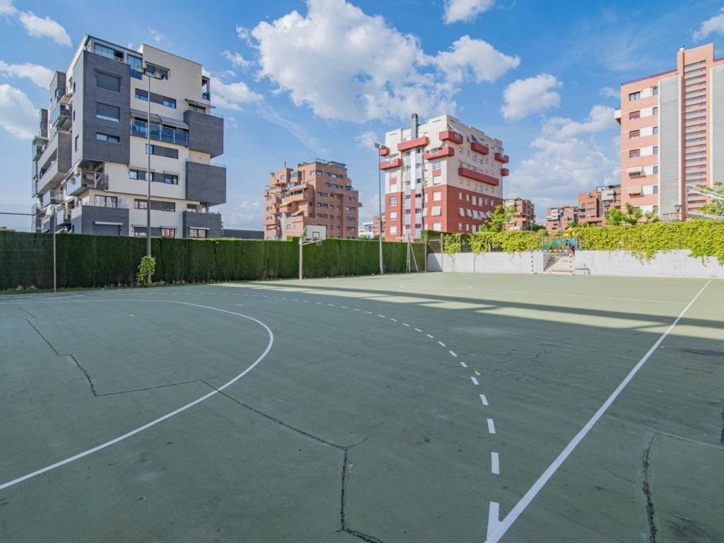 Piso de 101 m² en Granada