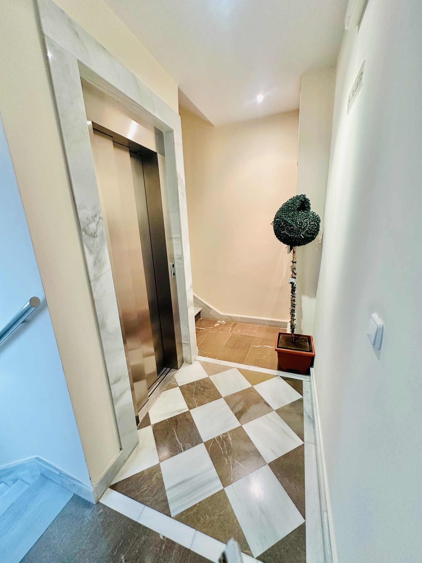 Piso de 85 m² en Granada