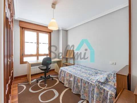 Piso de 100 m² en Oviedo