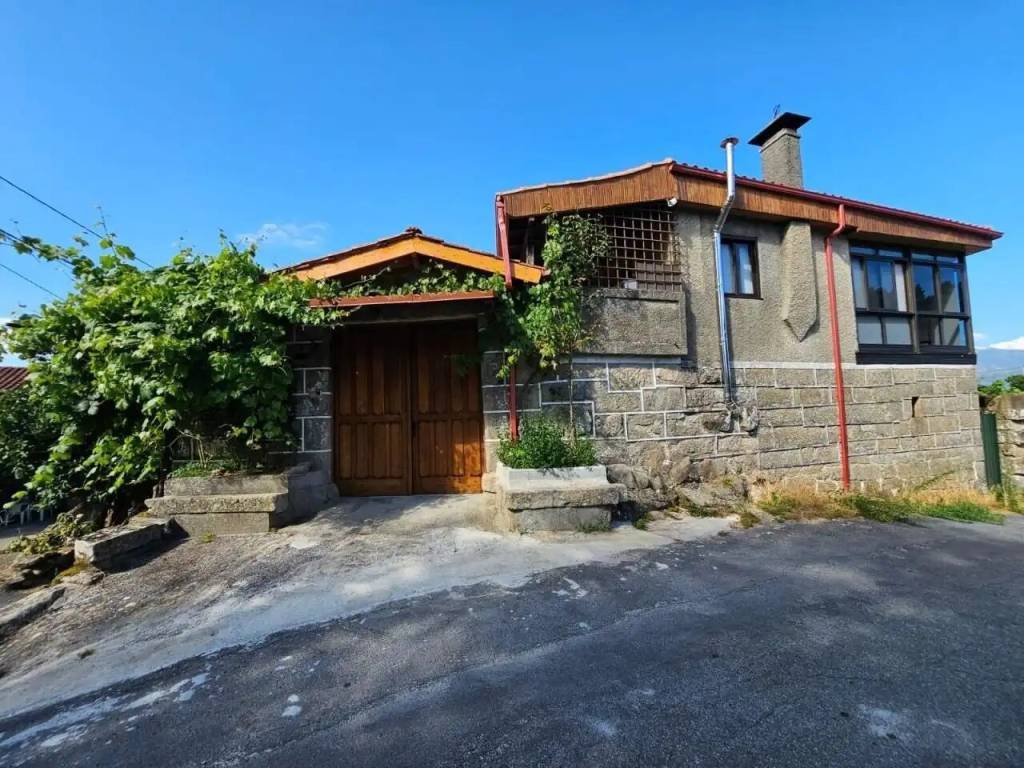 Casa de 200 m² en Baños de Molgas
