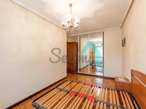 Piso de 55 m² en Oviedo