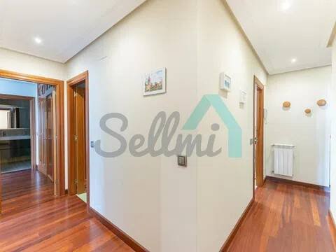 Piso de 112 m² en Oviedo