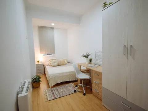 Habitación 140 m², Lérida