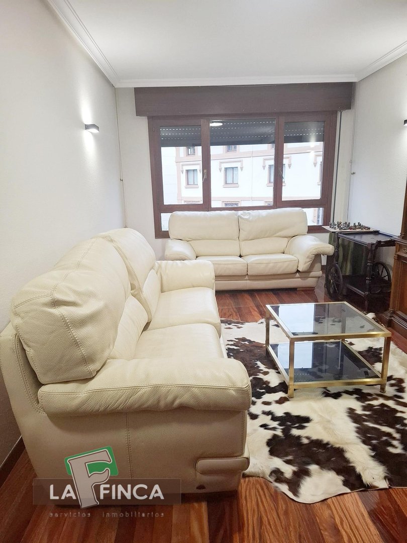 Piso de 60 m² en Oviedo