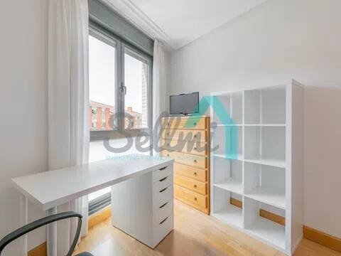 Piso de 67 m² en Oviedo