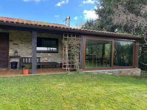 Casa de 180 m² en Oleiros