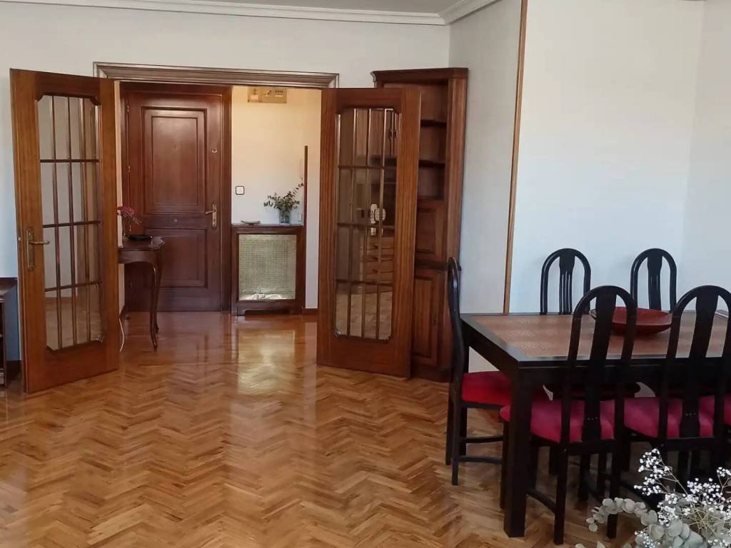 Piso de 95 m² en Oviedo