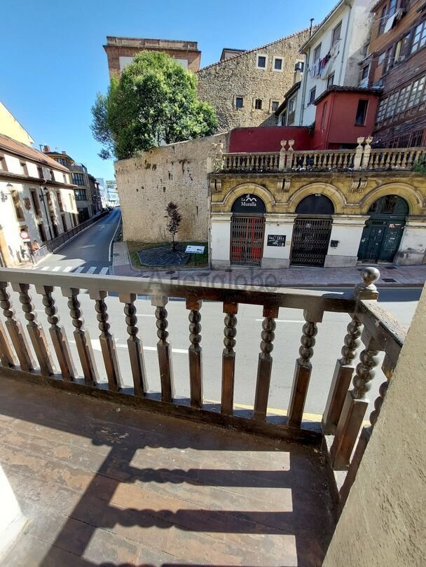 Piso de 75 m² en Oviedo
