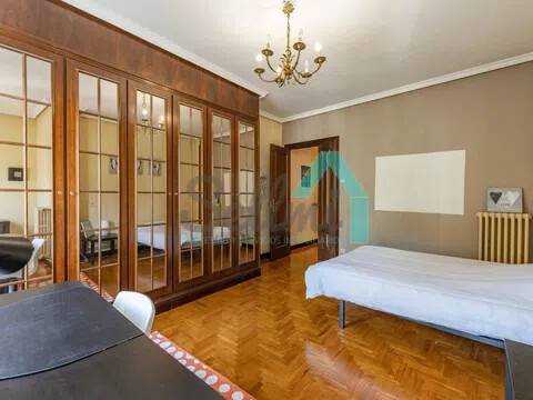Piso de 146 m² en Oviedo