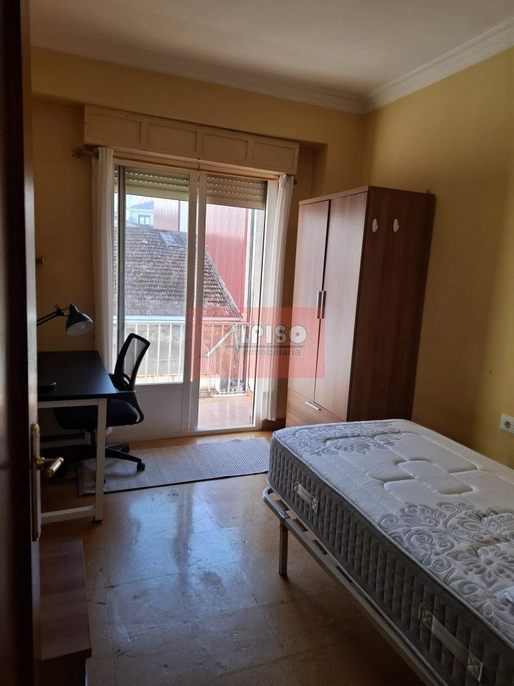 Piso de 85 m² en Ourense