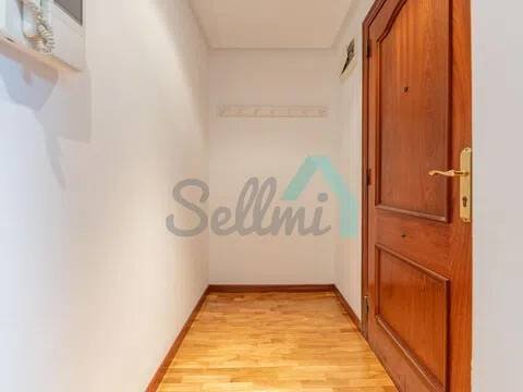 Piso de 80 m² en Oviedo