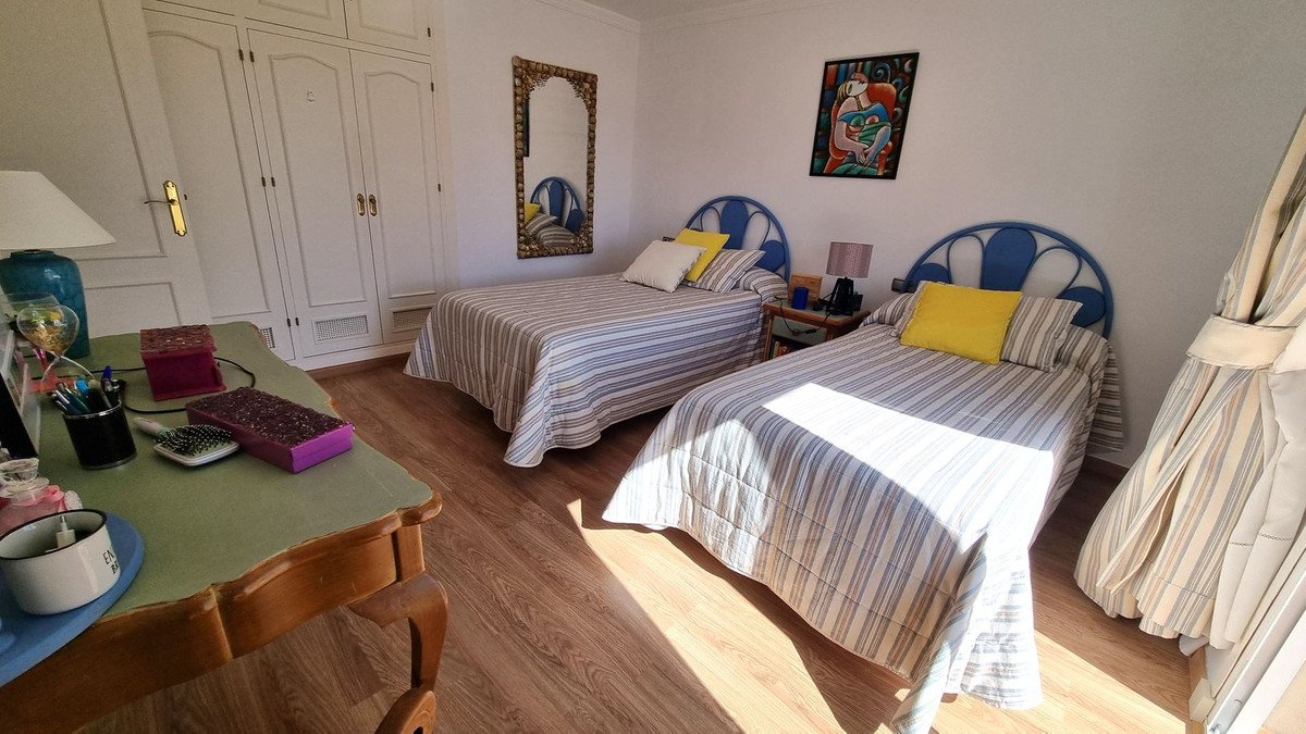 Casa de 593 m² en Luque