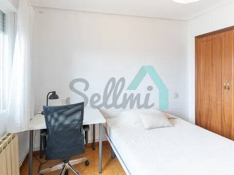 Piso de 80 m² en Oviedo