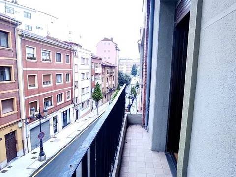 Pis de 85 m² a Oviedo