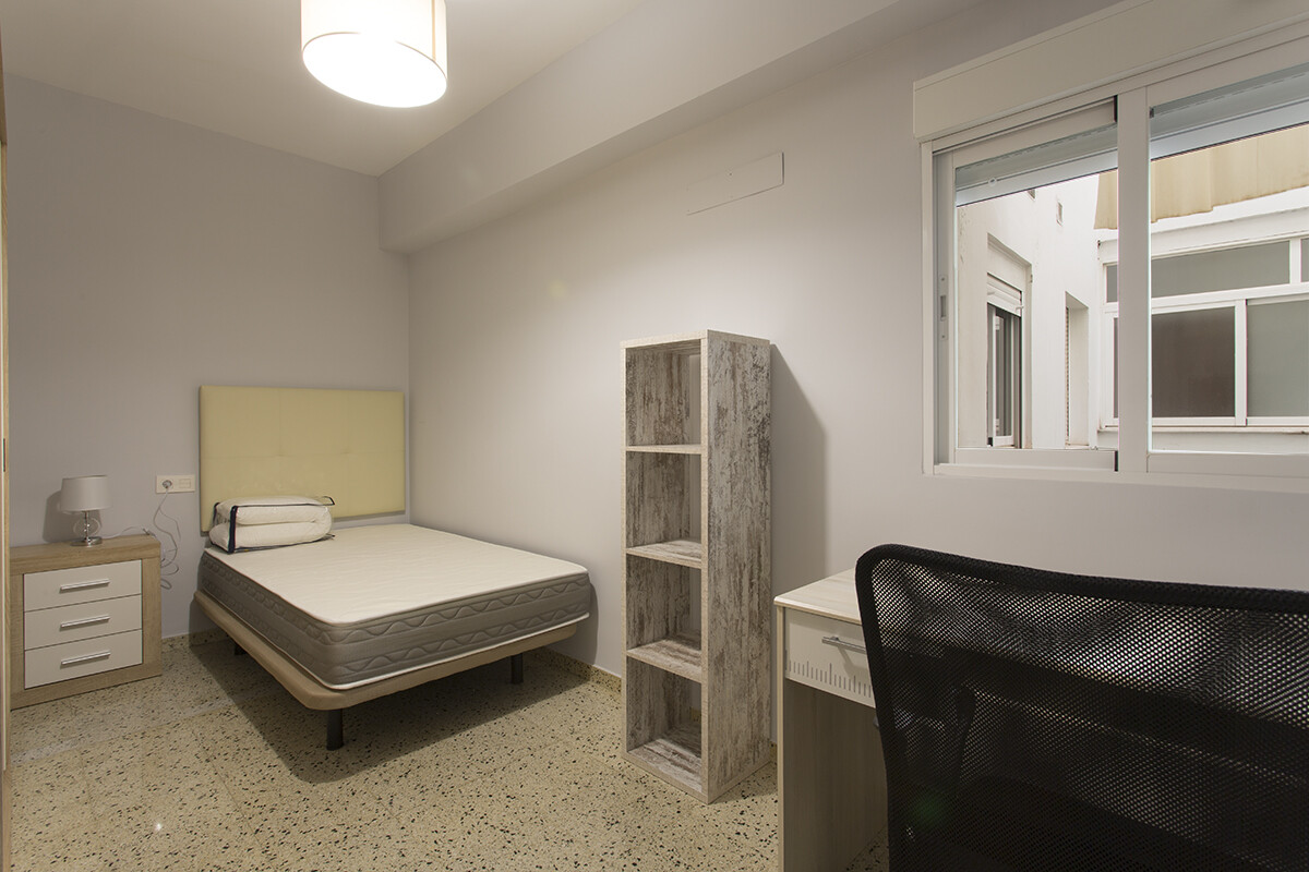 Zimmer 130 m², Granada