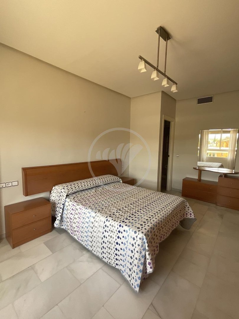Piso de 100 m² en Linares