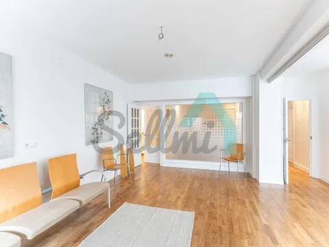 Piso de 158 m² en Oviedo
