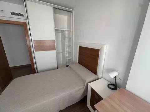 Piso de 90 m² en Granada