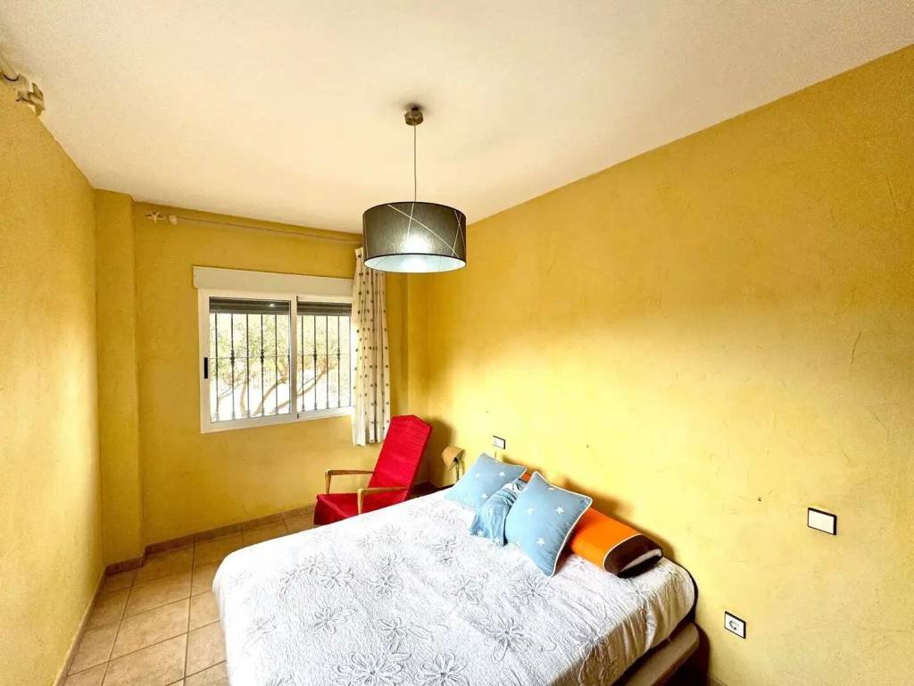 Casa de 150 m² en Jacarilla