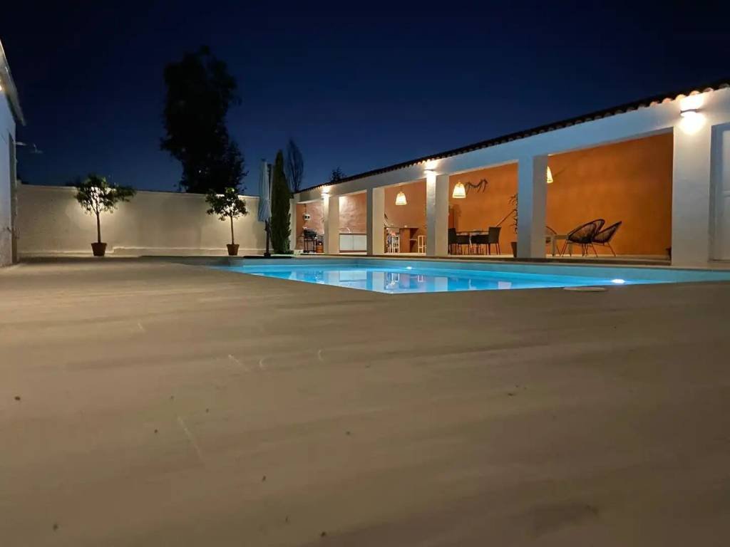Casa de 280 m² en Madrigalejo