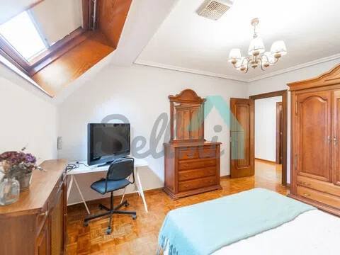 Piso de 107 m² en Oviedo