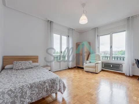 Piso de 153 m² en Oviedo