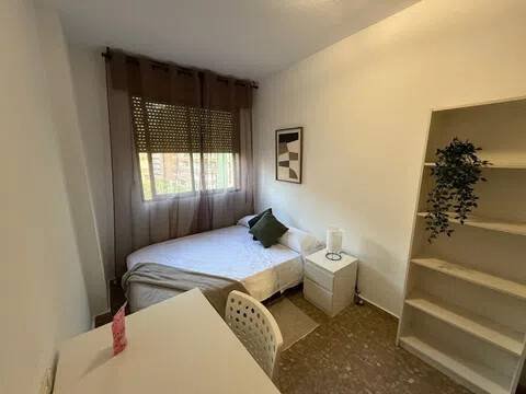 Habitación 100 m², Almería