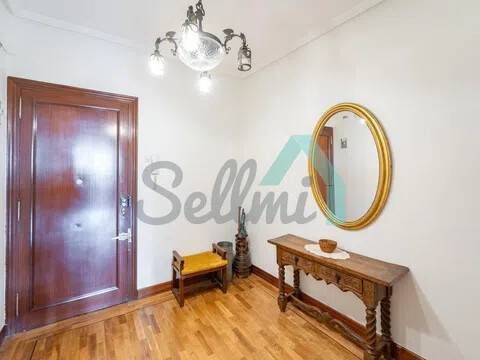Piso de 212 m² en Oviedo