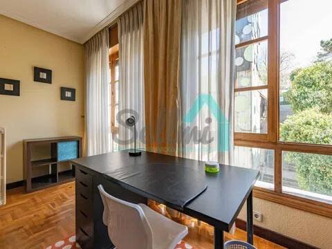 Piso de 146 m² en Oviedo