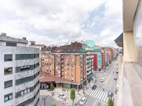 Pis de 134 m² a Oviedo