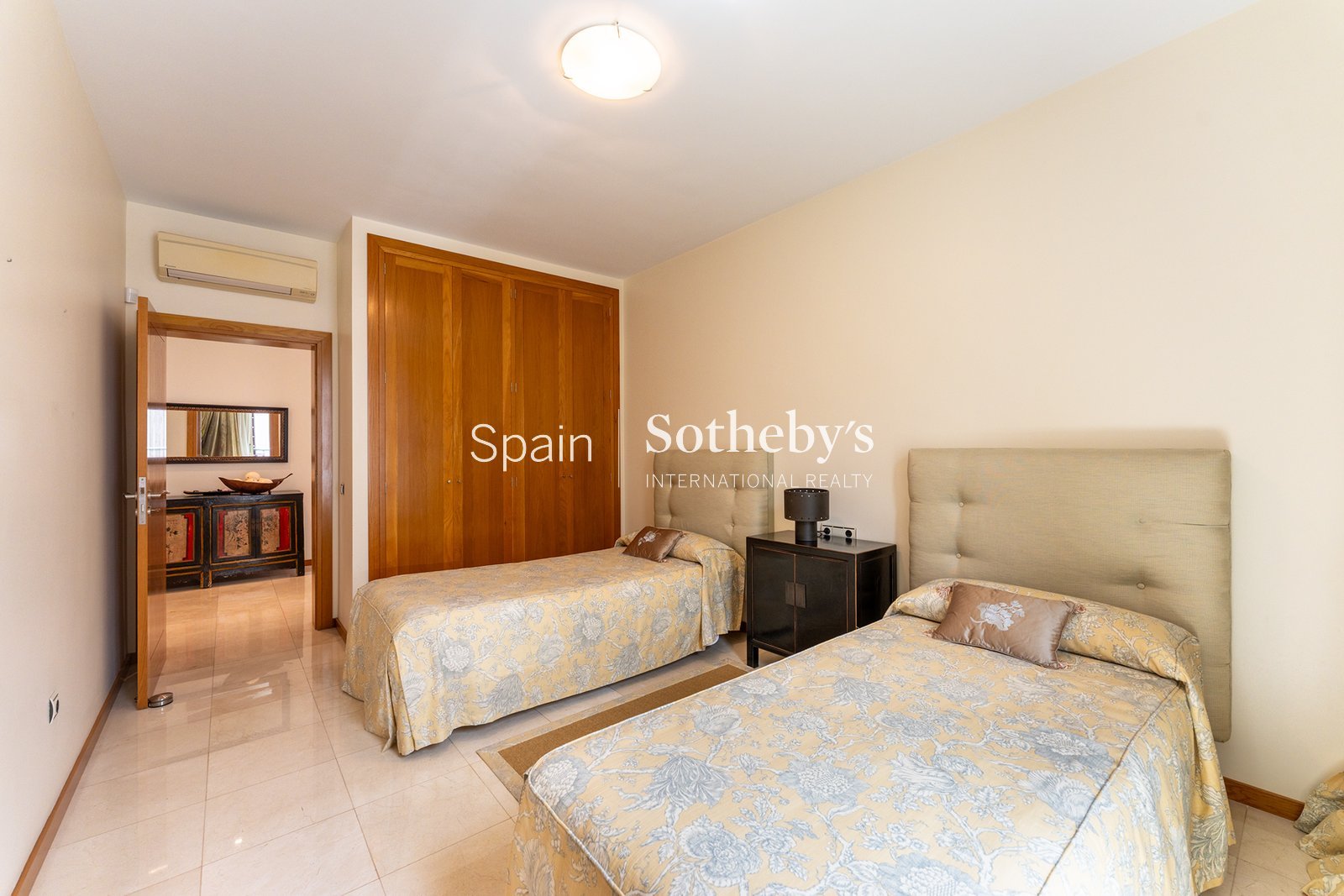 Casa de 742 m² en Arona