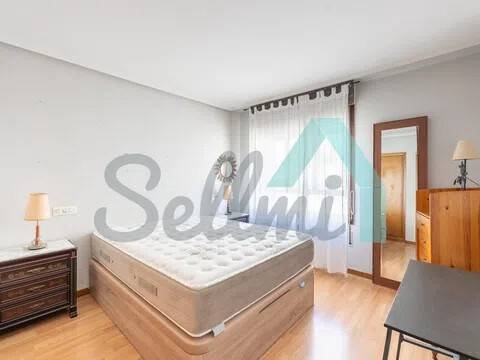 Pis de 74 m² a Oviedo