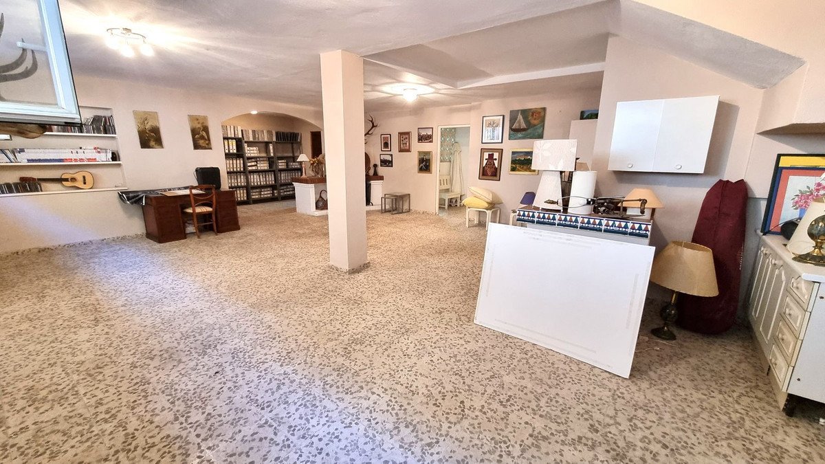 Casa de 593 m² en Luque