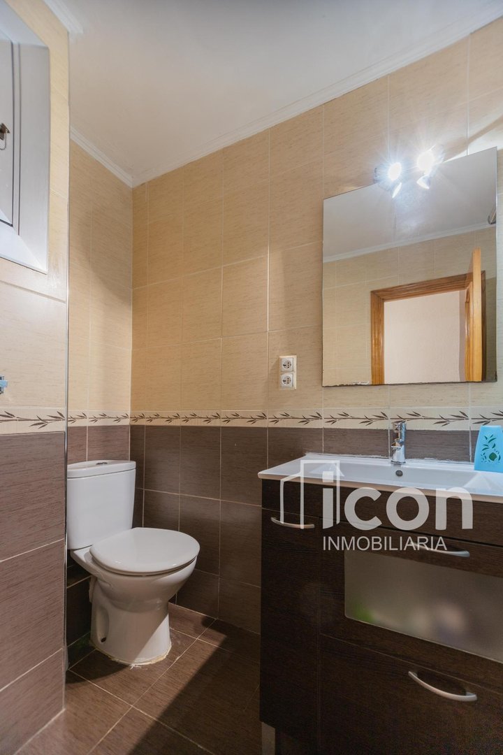 Room 97 m², València
