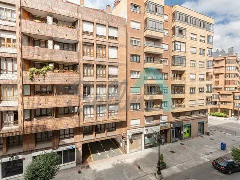 Piso de 116 m² en Oviedo