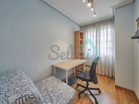 Piso de 48 m² en Oviedo