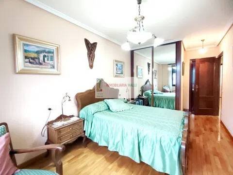Piso de 113 m² en Oviedo