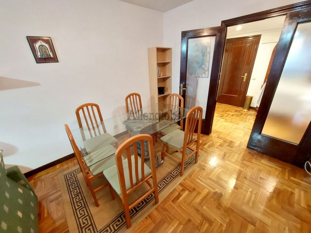 Piso de 120 m² en Oviedo